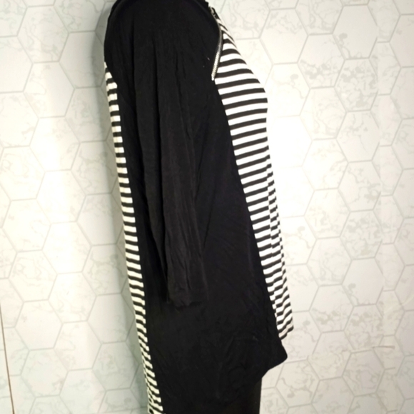 Maria Gabrielle black and white striped tunic top - Picture 5 of 9